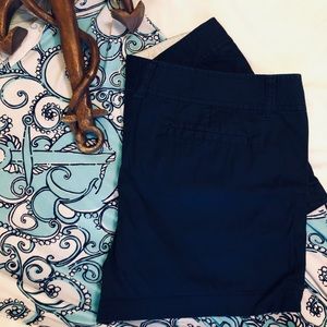 Lilly Pulitzer- Navy “Callahan” Shorts - Size 10🏝